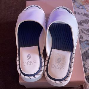 Franco Sarto Zoe White Sandal ( Brand New )